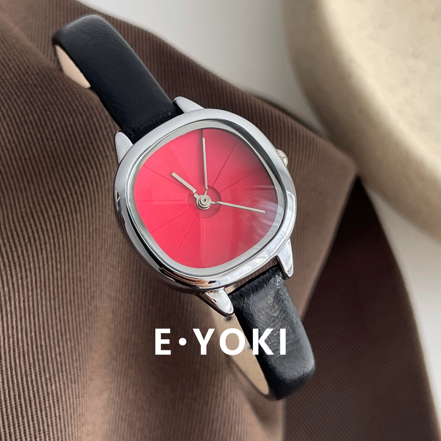 一柚七 方圆真皮旋转盘高级精致简约手表女小众女款复古风石英304