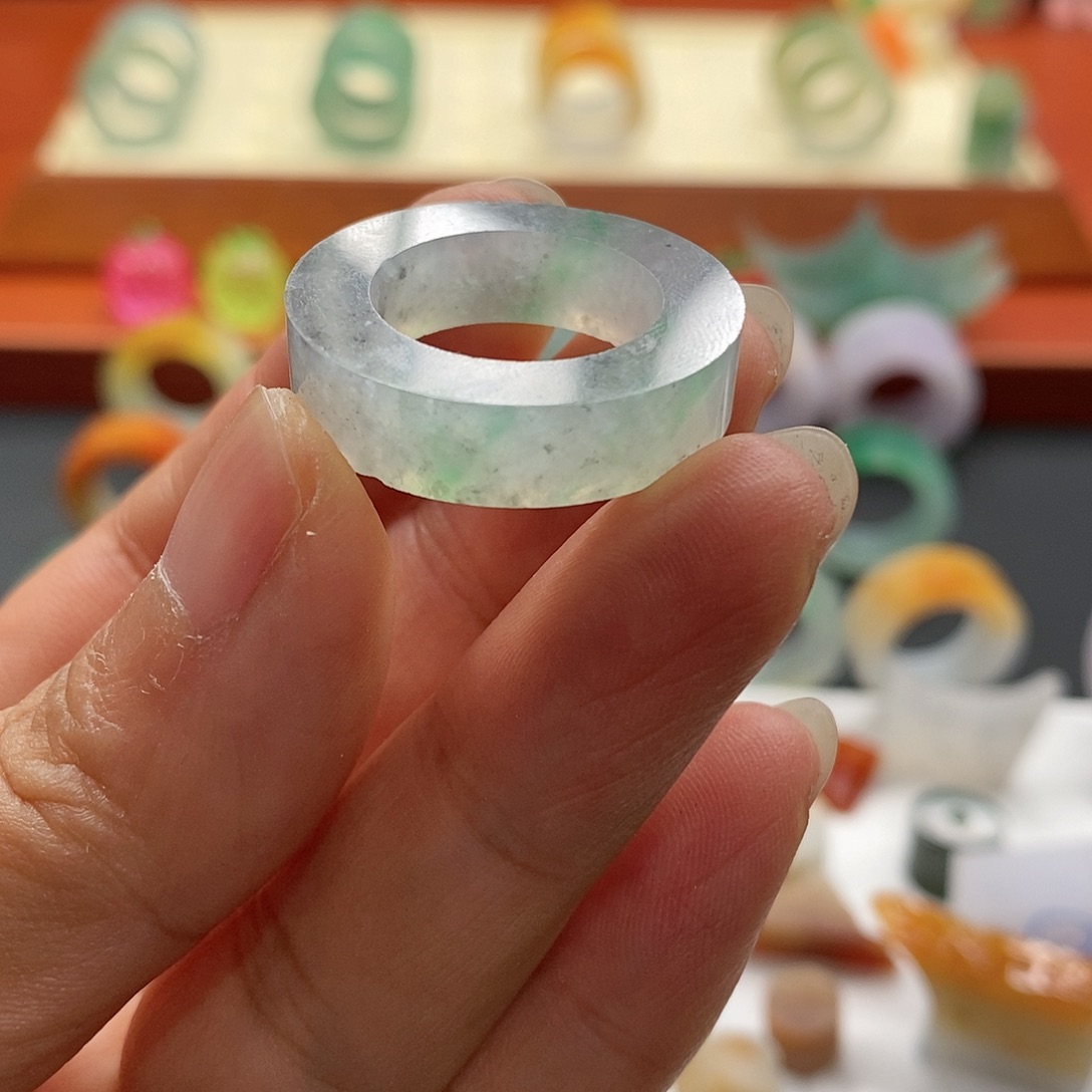 定制翡翠未镶嵌15-18圈口