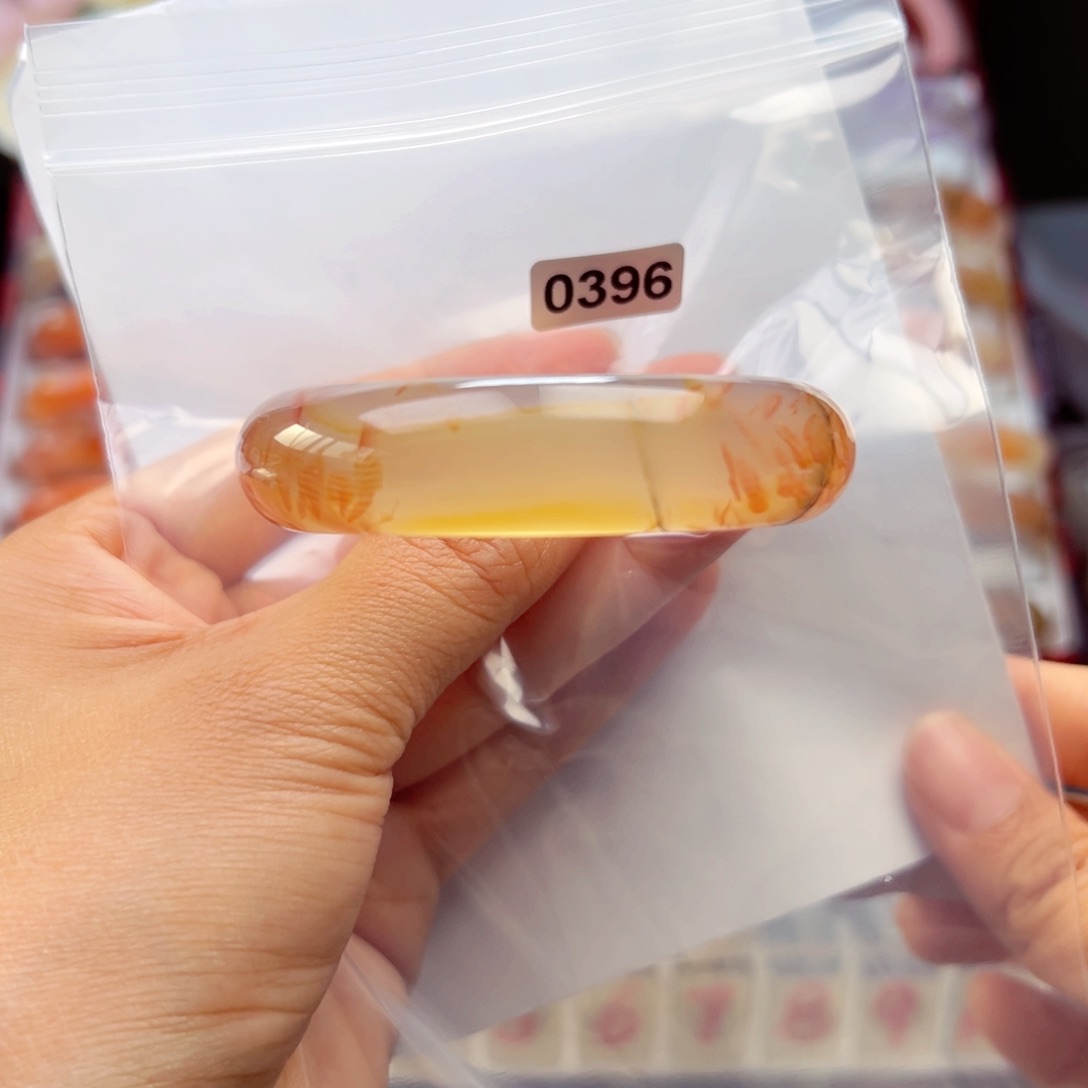 玛瑙/玉髓手镯未镶嵌J***e