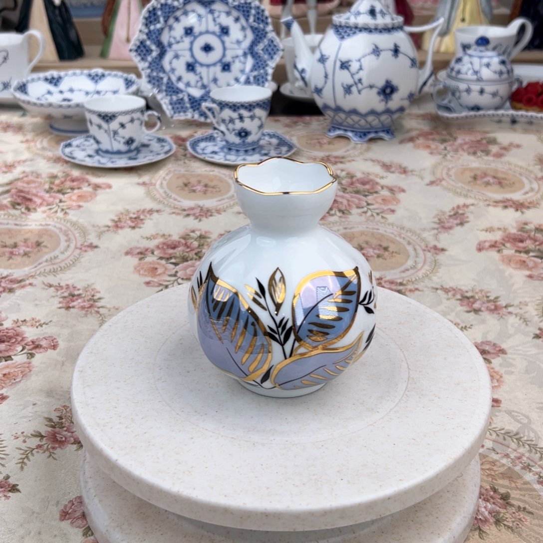 瓷片中古默认微瑕。 