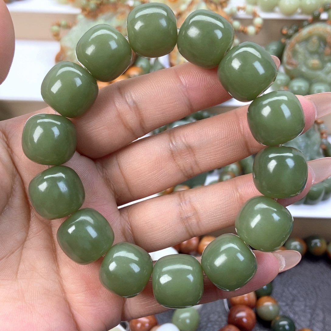 透闪石质玉手串未镶嵌