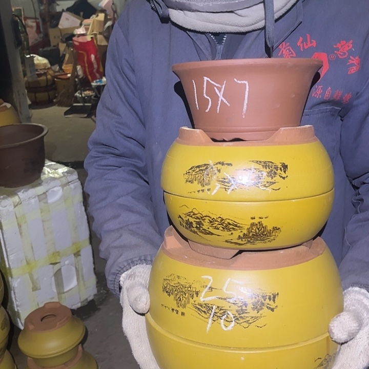 紫砂花盆紫砂花盆和一