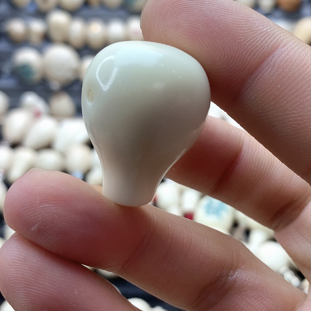 王***看菩提根/象牙果吊坠