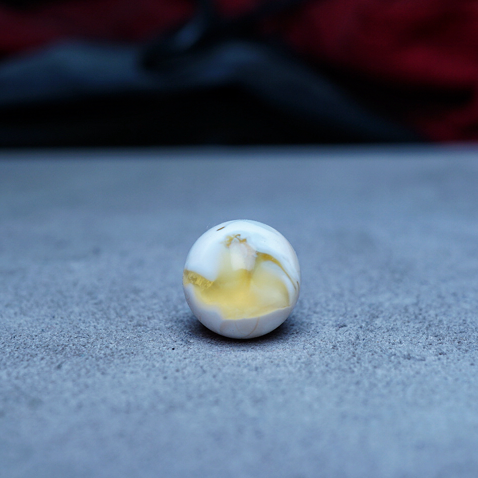 【段掌柜·11.8mm溶洞妖花金漆瓷白瑕疵款】天然原矿琥珀蜜蜡圆珠