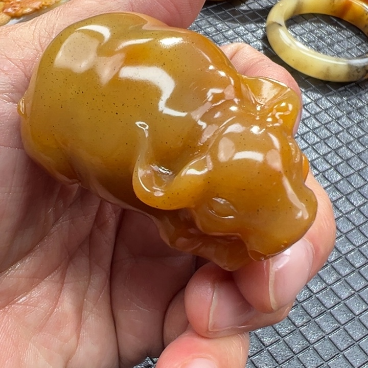 石英质玉（黄龙玉）颈饰未镶嵌