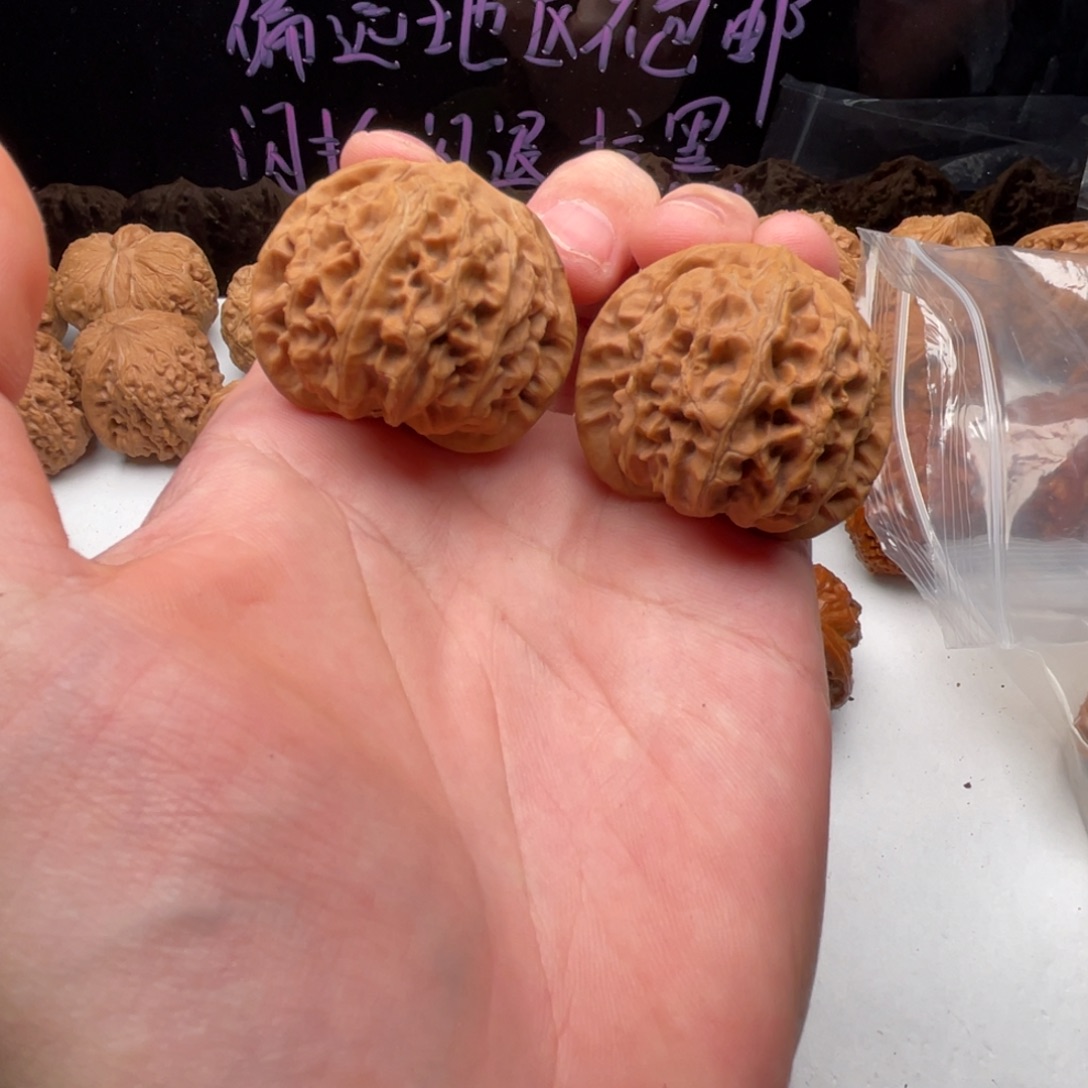 核桃把件40肉球宫灯全品