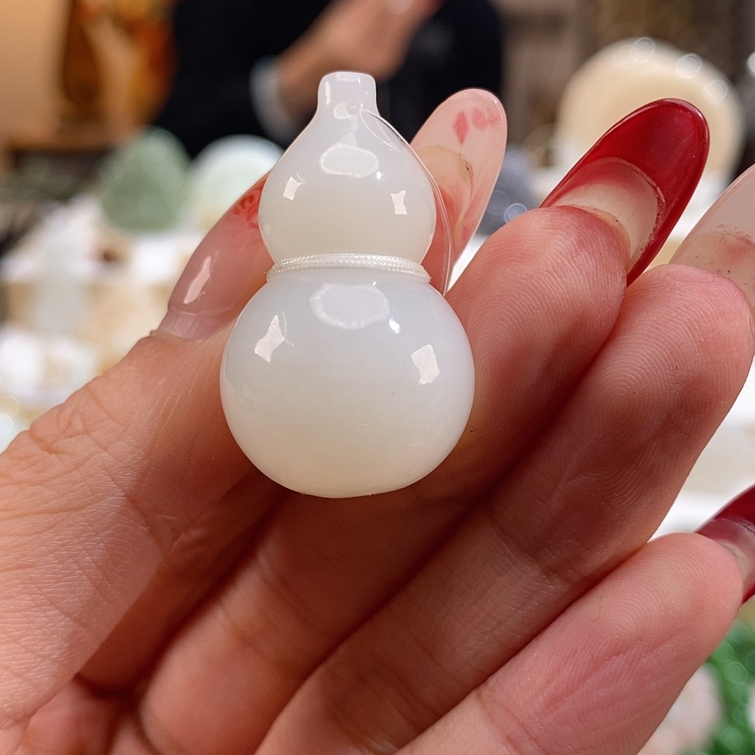 和田玉颈饰未镶嵌C****?