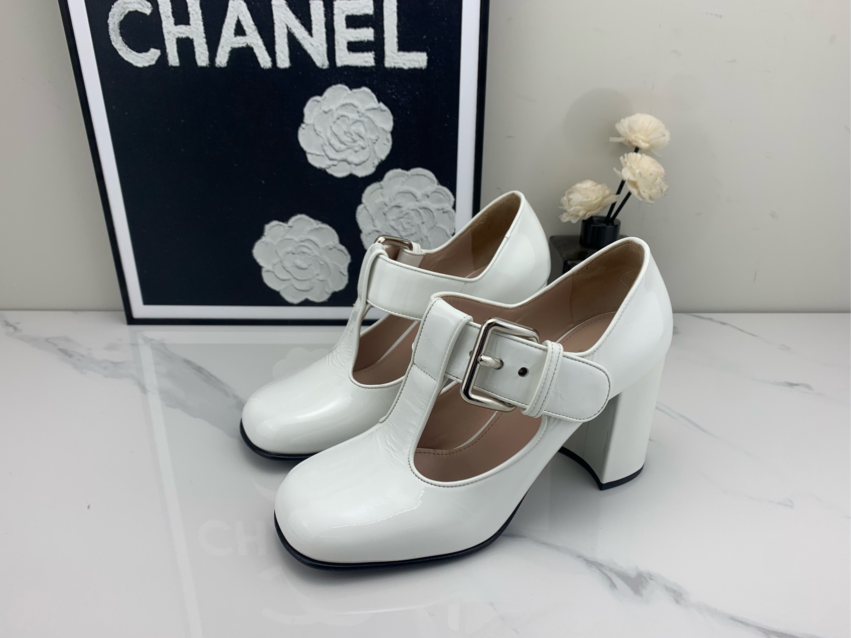 99新 MIU MIU/缪缪 MiuMiu 玛丽珍白色高跟鞋/jm00744