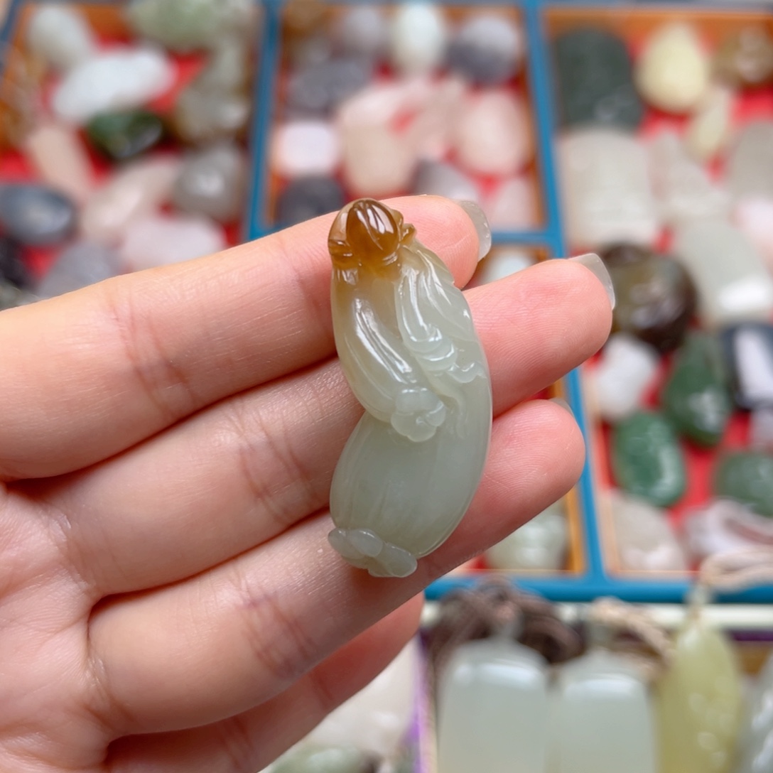 和田玉未镶嵌颈饰