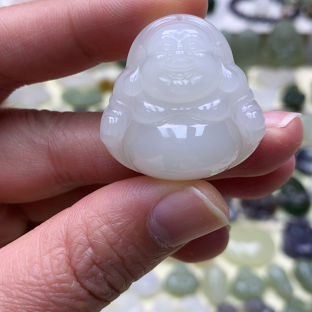 和田玉颈饰未镶嵌?*萄