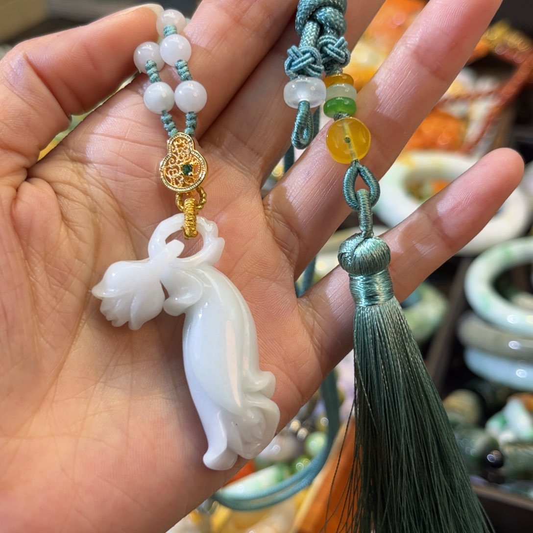 翡翠颈饰未镶嵌待编款