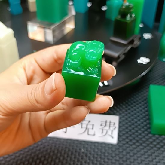 寿山石印石雅安新绿印钮