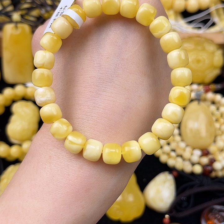 琥珀未镶嵌颈饰琥珀