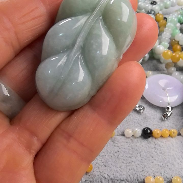 翡翠颈饰未镶嵌吊坠