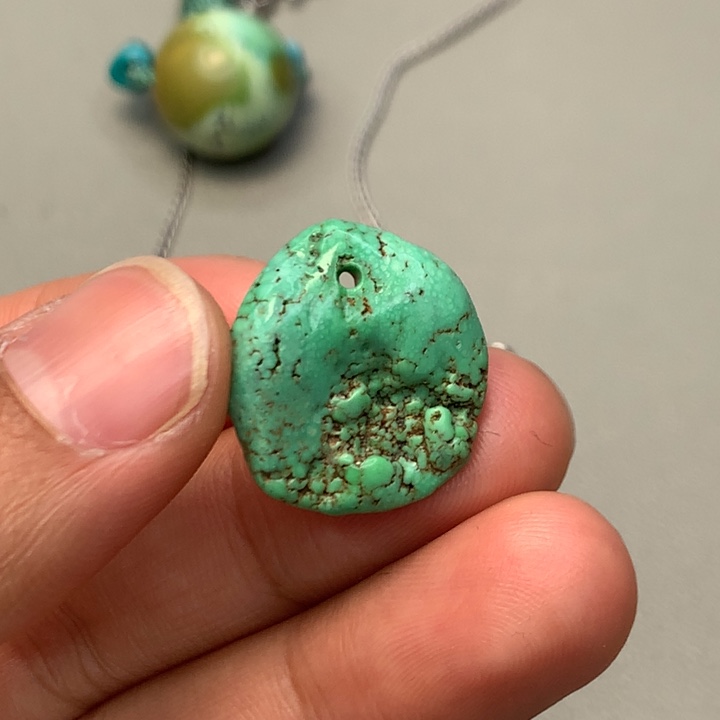 绿松石未镶嵌颈饰