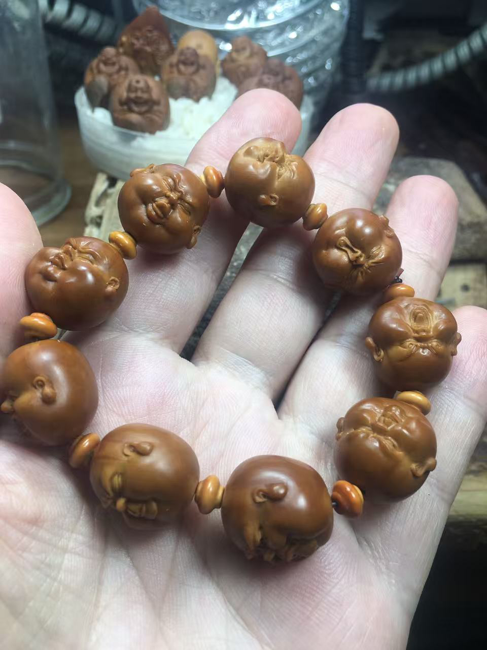 橄榄核雕人生百态橄榄核雕