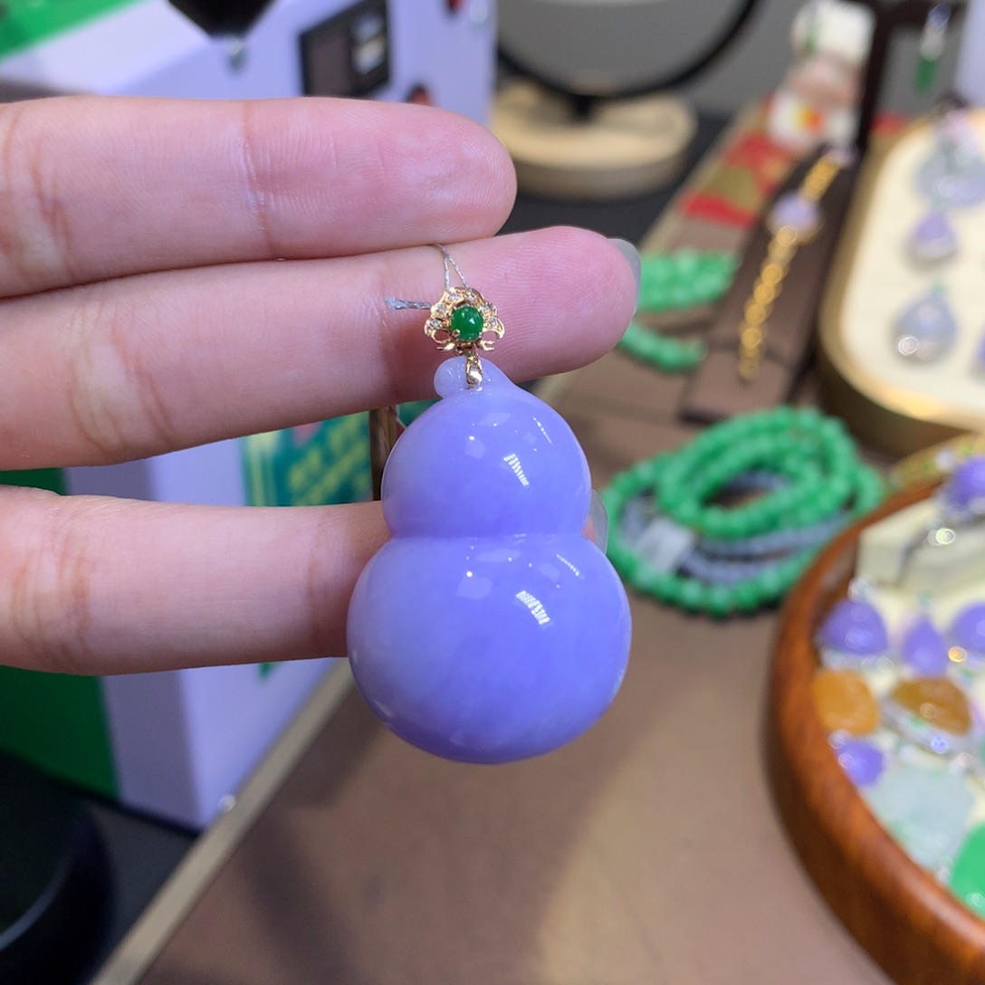 翡翠18K金镶嵌颈饰翡翠