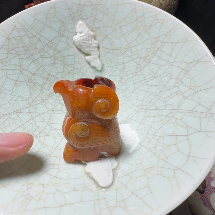 用***6瓷片双鱼青瓷开片大碗