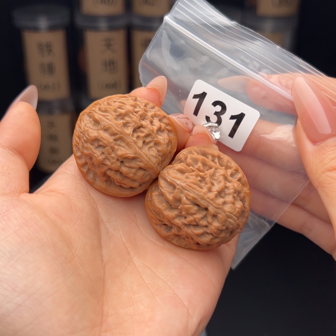 文玩核桃吊坠红锦鲤41