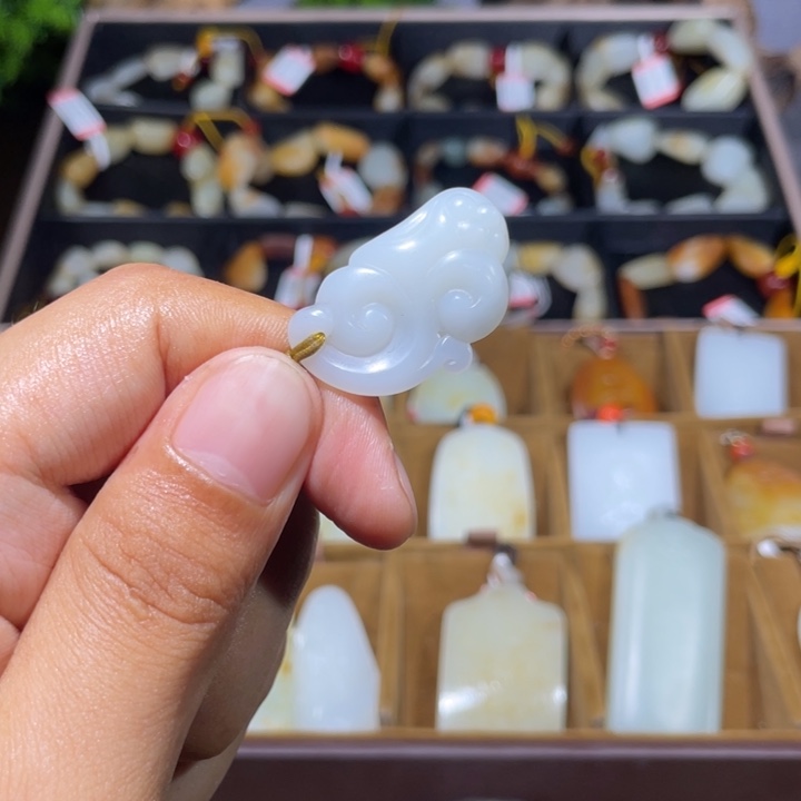 滄***子和田玉未镶嵌手链