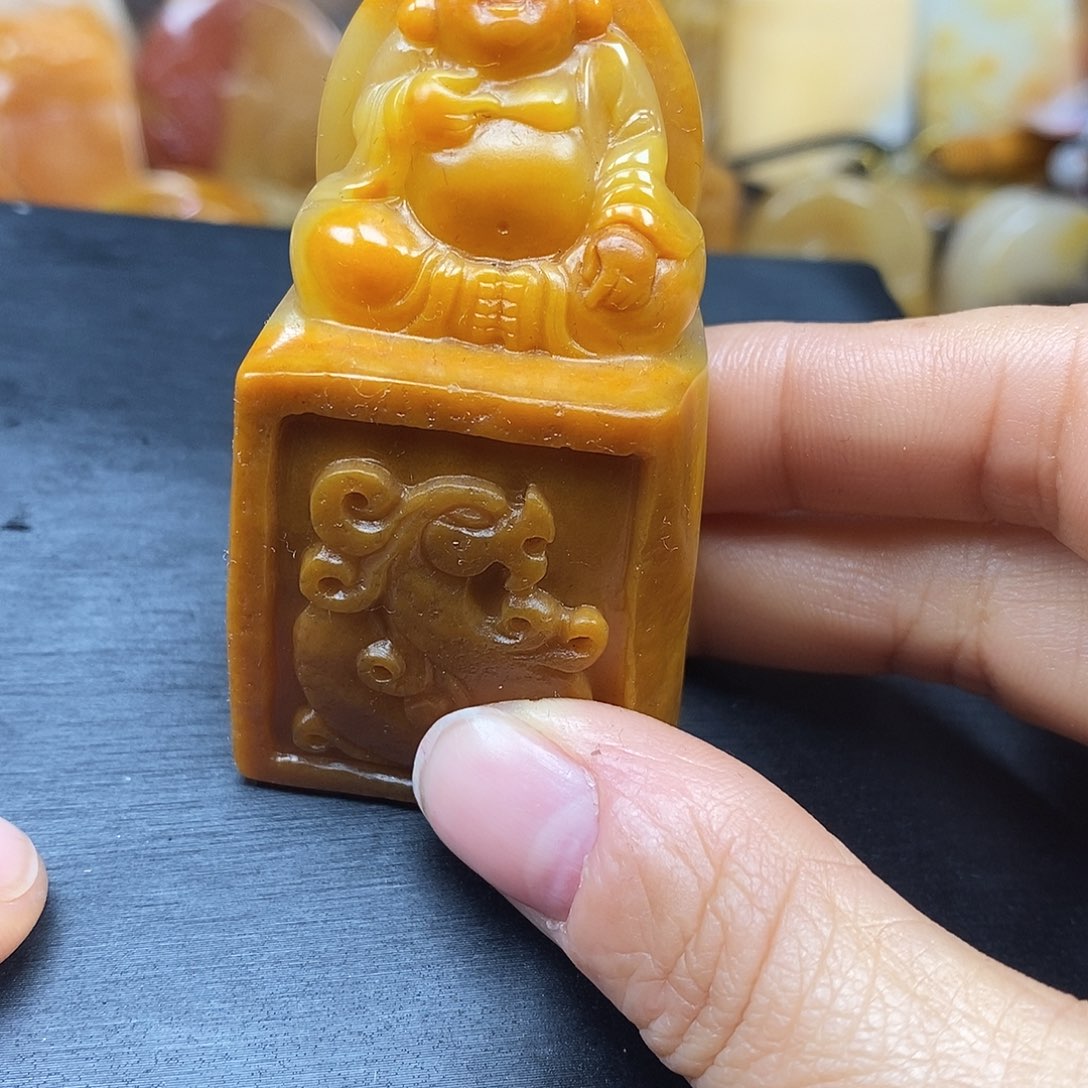 石英质玉（黄龙玉）颈饰未镶嵌