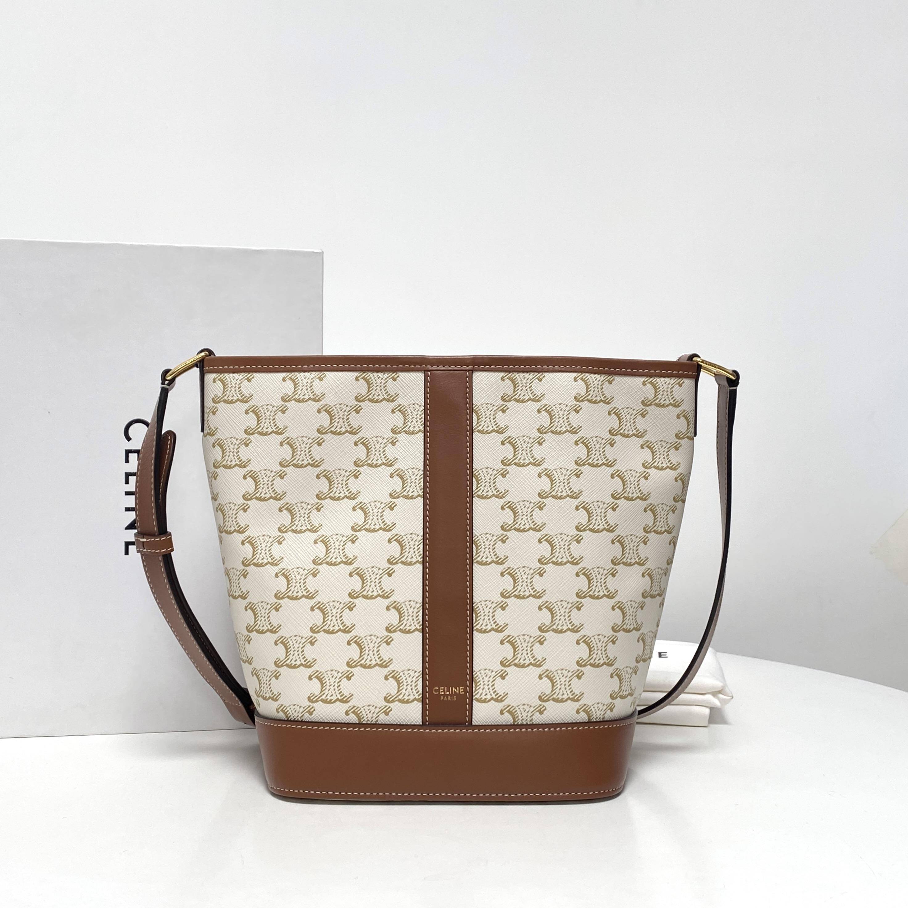 胖虎安安/思琳/95新/公价0/箱包/斜挎包/312412270119