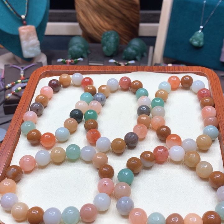 石英质玉颈饰未镶嵌