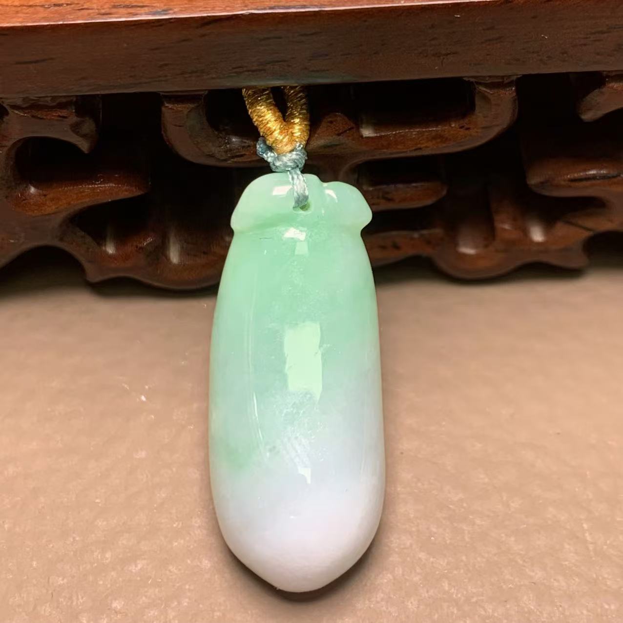 A670珠宝玉石A货翡翠吊坠 