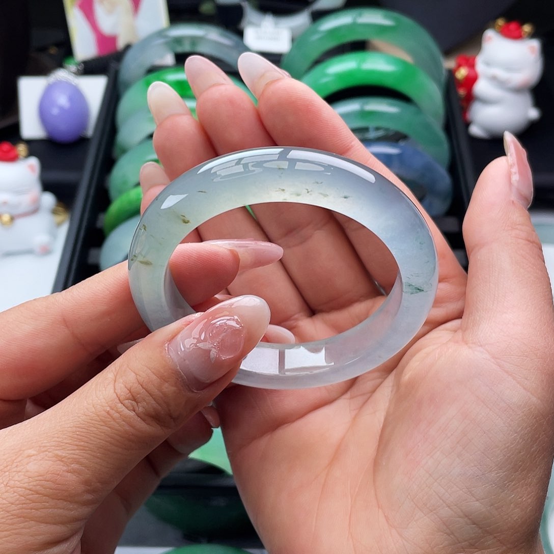 翡翠手镯未镶嵌52-53高冰蓝的洒金飘花、截图询价