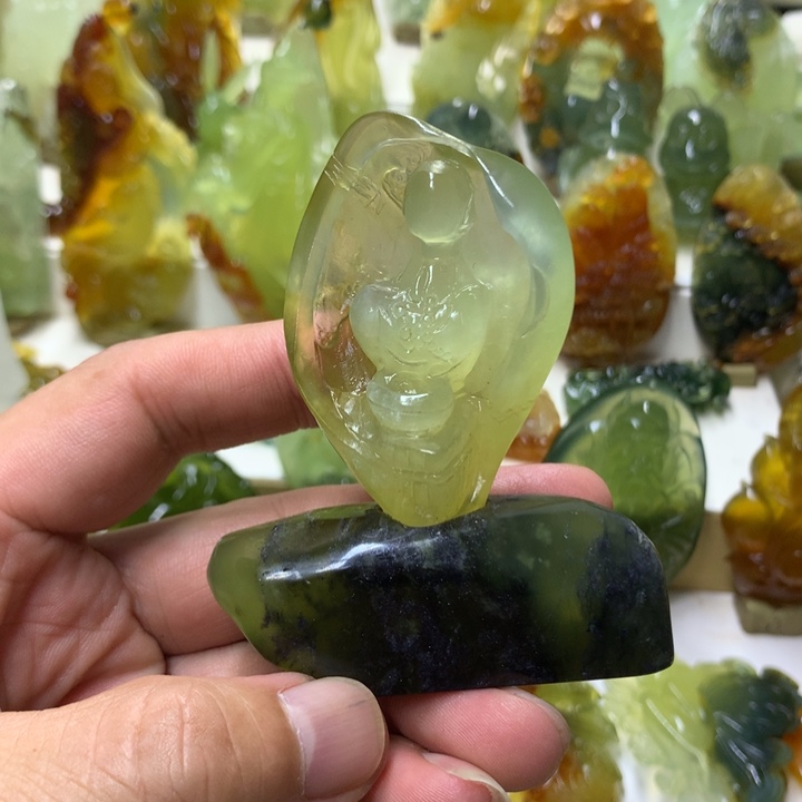 蛇纹石玉颈饰未镶嵌