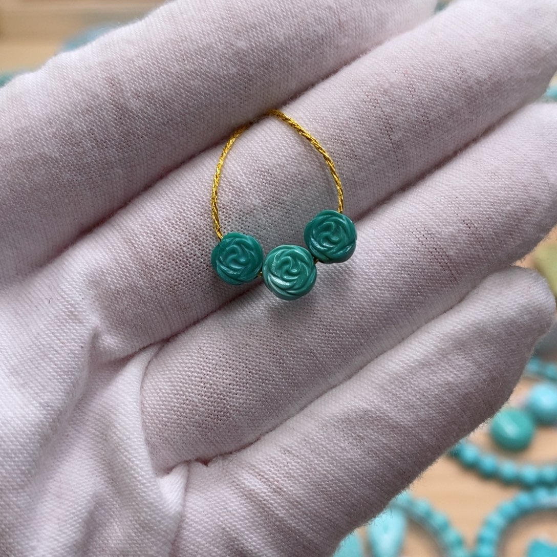 绿松石未镶嵌珠宝奇石