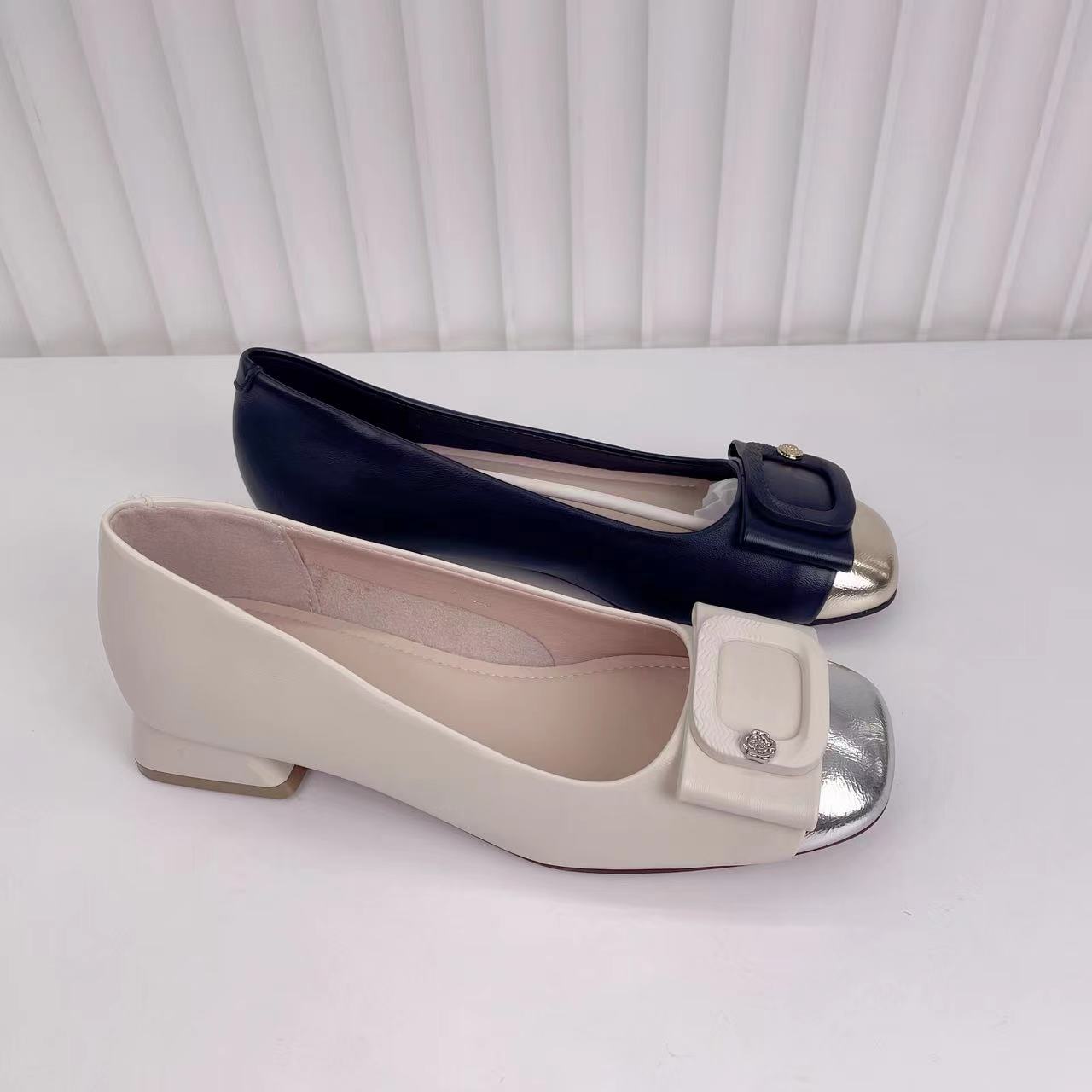 时尚女鞋2025春季新款时尚百搭舒适圆头浅口单鞋乐福鞋1006