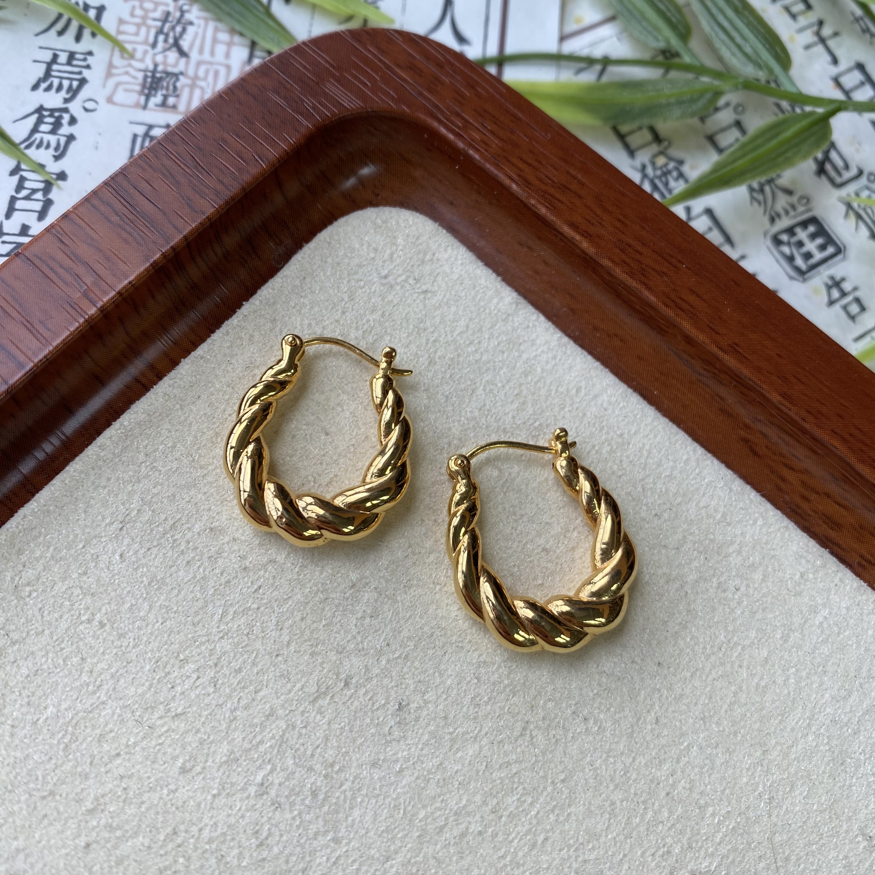 【珍珍严选】18KU型麻花耳饰-KJ597806