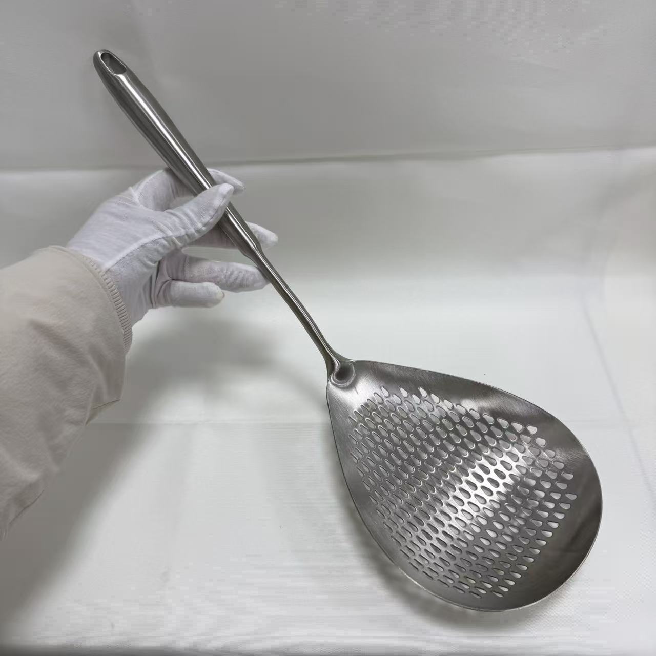 整体18/10不锈钢花椒大漏勺长42.5cm宽14.7cm重280克