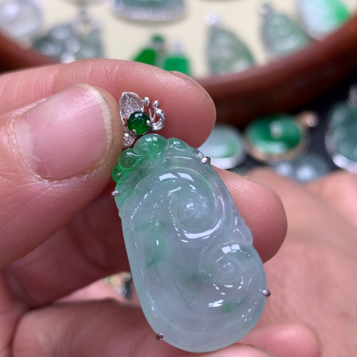 【闪购商品】翡翠颈饰18K金镶嵌如意