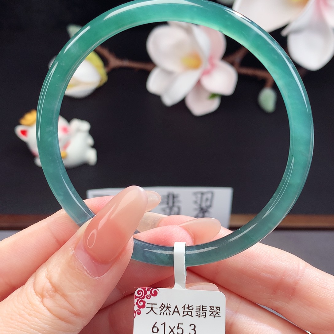 翡翠手镯（圆镯）未镶嵌