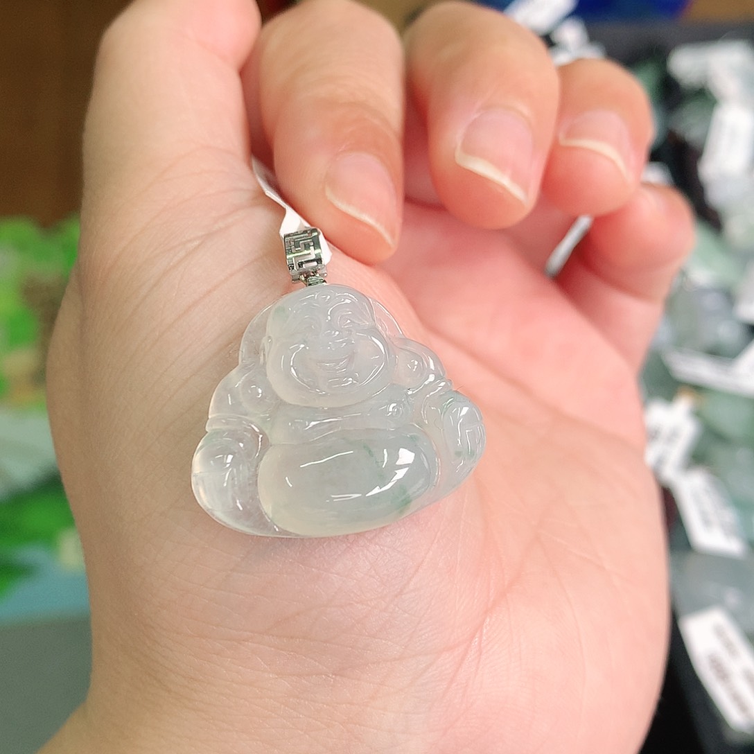 翡翠颈饰18K金镶嵌冰胶飘绿佛公