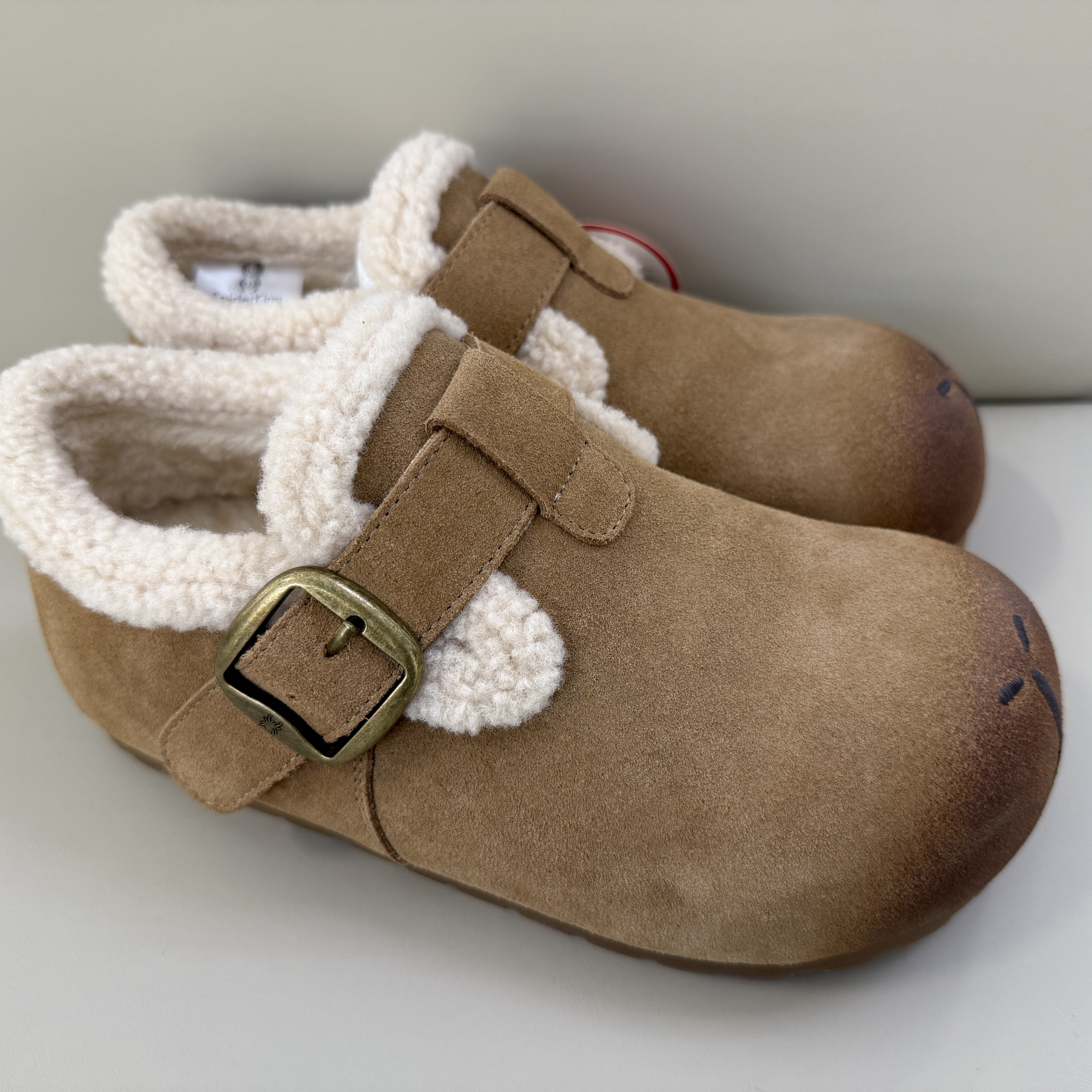 蜘蛛王卡皮巴拉风格牛皮雪地靴