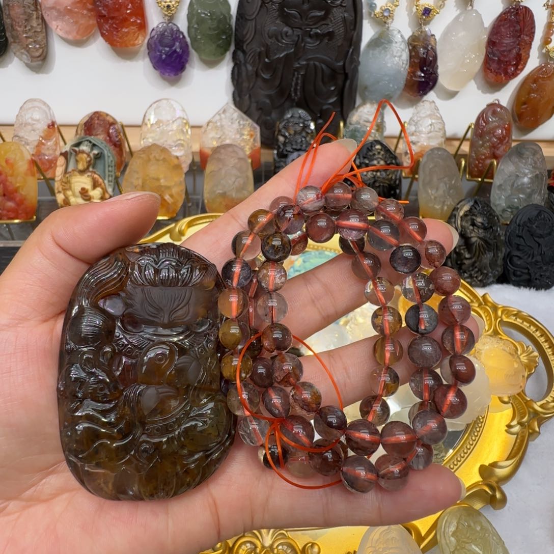 V****未镶嵌颈饰黄晶九尾狐