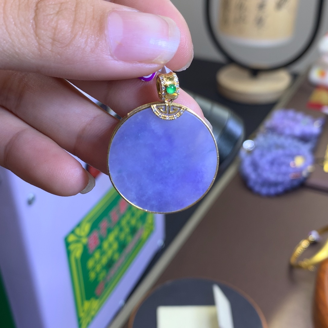 翡翠颈饰18K金镶嵌翡翠