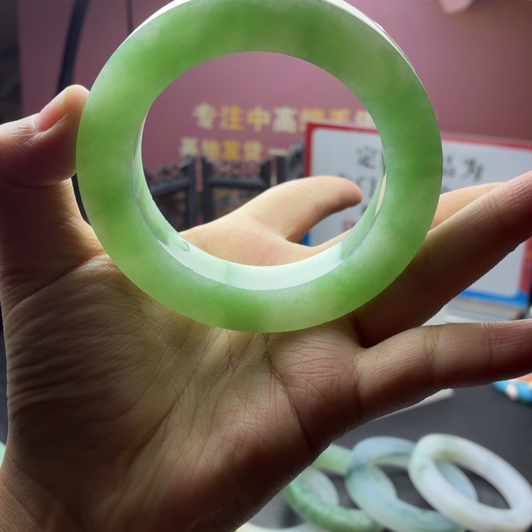 君***陌定制翡翠未镶嵌缅A翡翠多样性发一