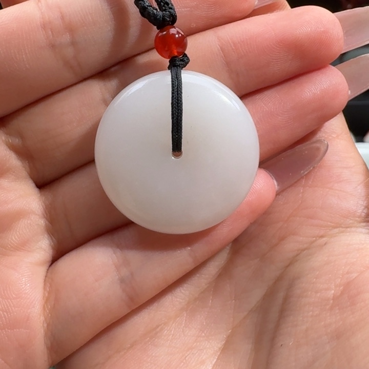 芙***雪和田玉未镶嵌手串