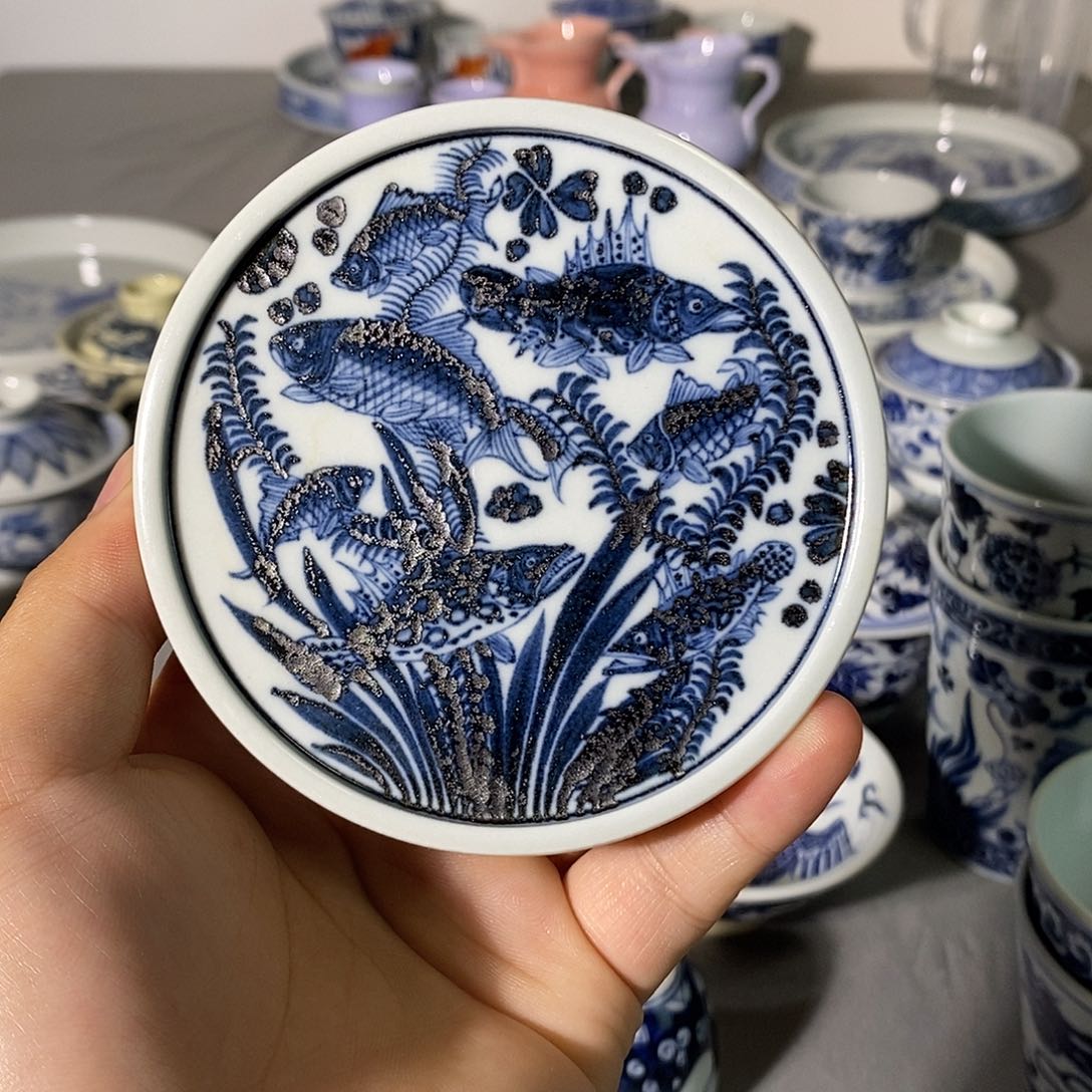 大瑕鱼藻纹盖置 直径：10c m