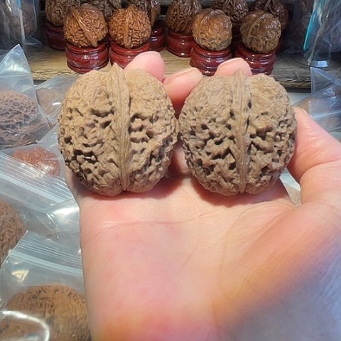 把件文玩核桃铁将军带彩磕尖42+