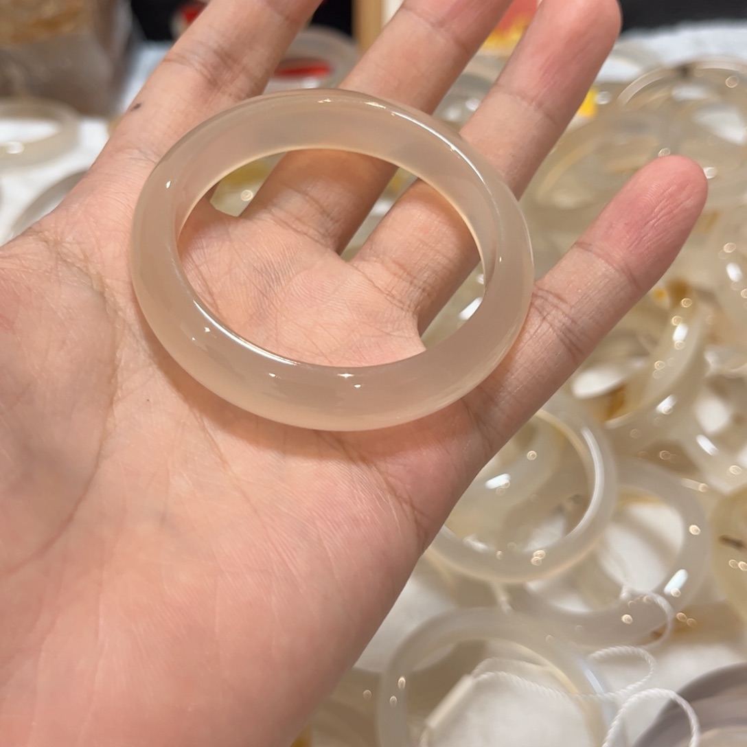 手镯玛瑙/玉髓合金重****喽222