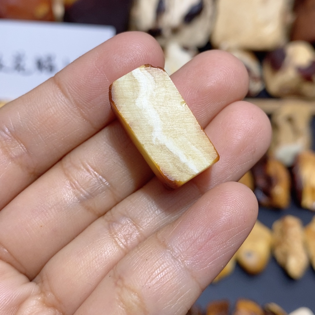 定制琥珀蜜蜡原石