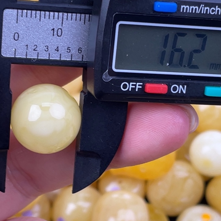 蜜蜡未镶嵌裸石217