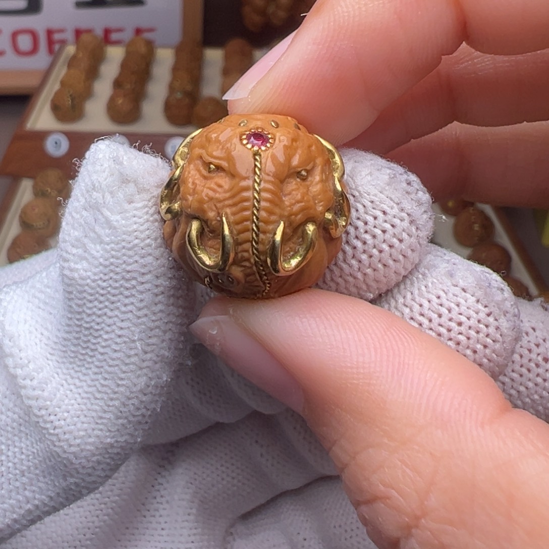 猴头核桃把件镶嵌款象神全品有正常封口线