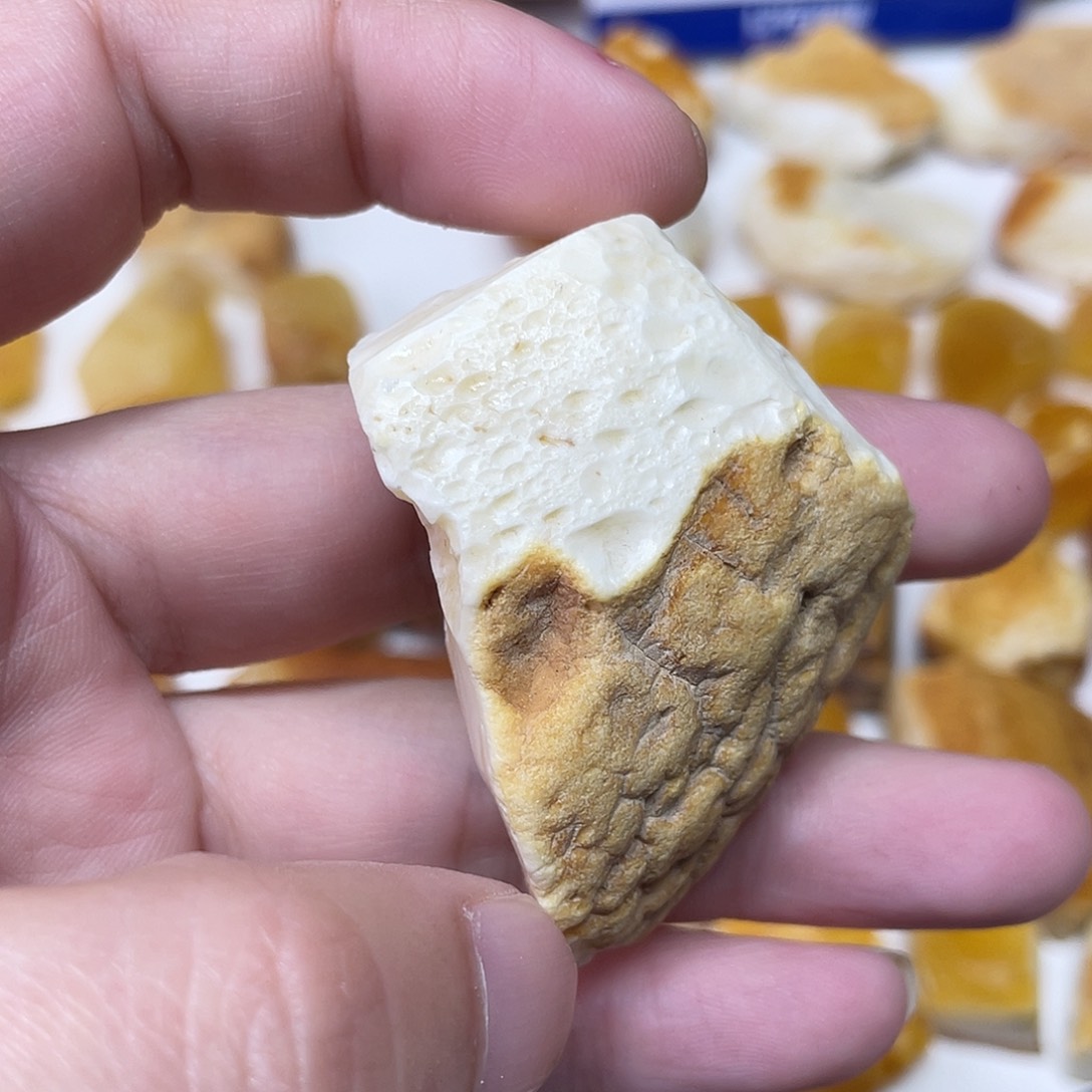 定制琥珀未镶嵌原矿琥珀