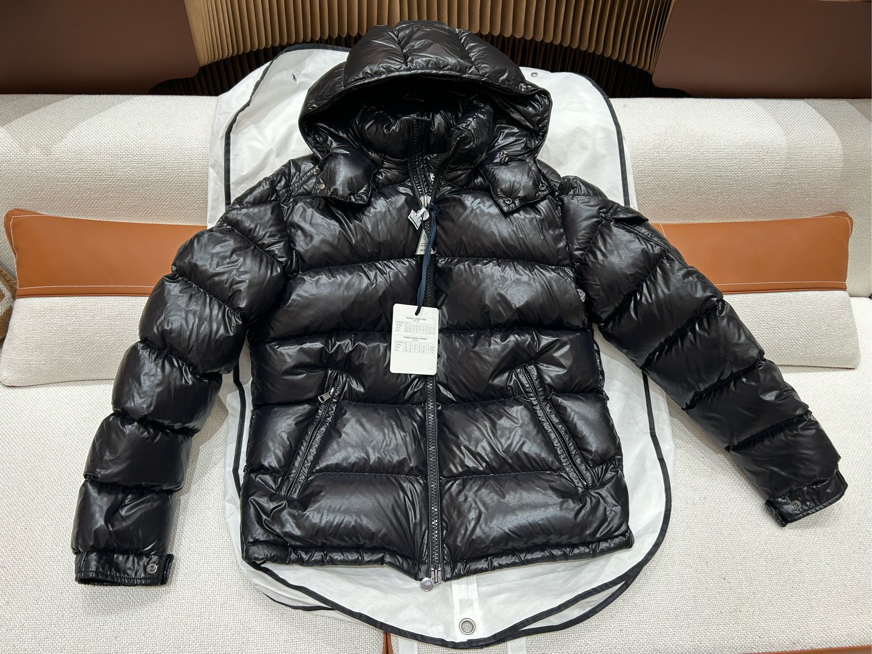 全新未使用 MONCLER 蒙口羽绒服maya0码